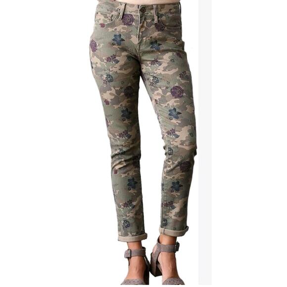 Women's Seven Jeans High Rise Straight Camo Floral Size 16 - Picture 1 of 16